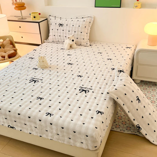 100% artificial rabbit fur fitted sheet, plush embossed mattress protector, machine washable, suitable for home bedroom