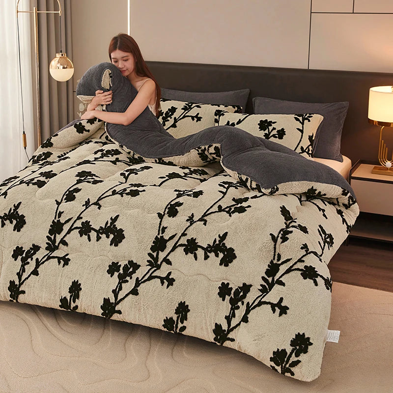 1Pc Winter Thickened Warm Quilt - Comfortable Double-Sided Velvet Comforter for Bedroom Apartment Bedding (Multiple sizes)