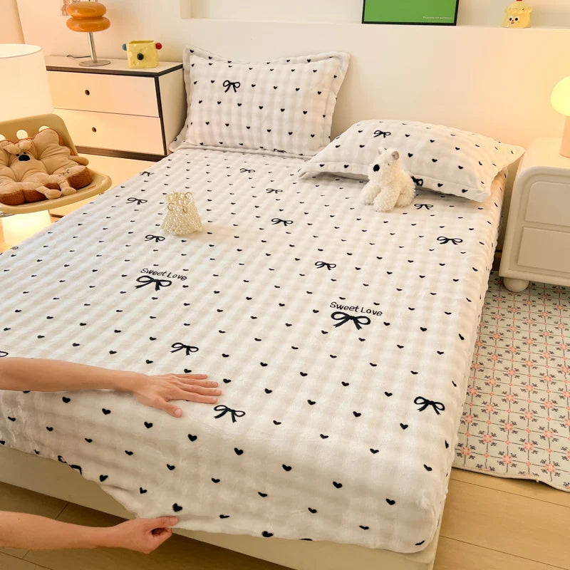 100% artificial rabbit fur fitted sheet, plush embossed mattress protector, machine washable, suitable for home bedroom