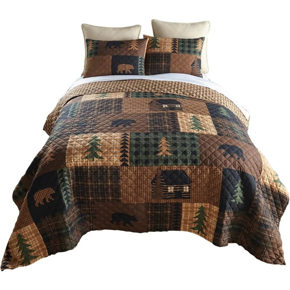 3-Piece Brown Bear Cabin Lodge Quilt Set with King Size Cover and Pillow Shams for Bedding