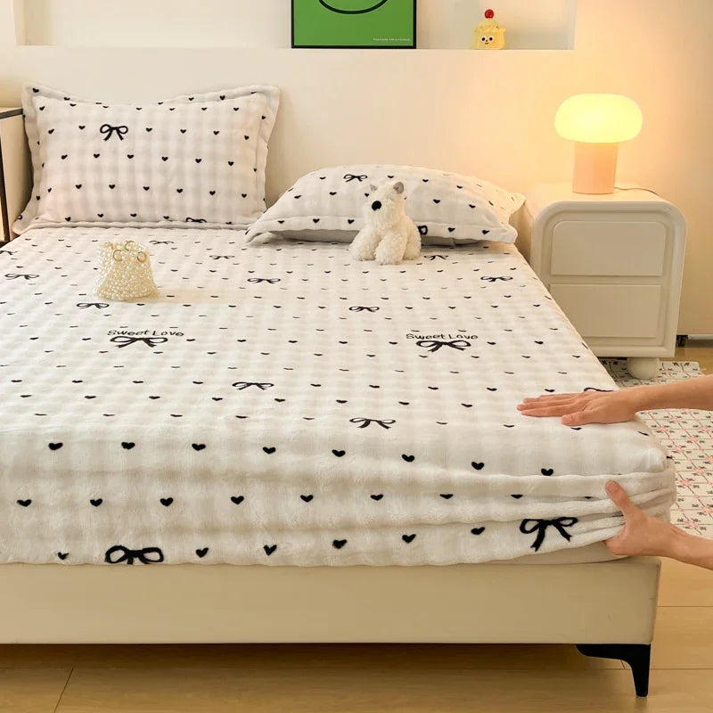 100% artificial rabbit fur fitted sheet, plush embossed mattress protector, machine washable, suitable for home bedroom